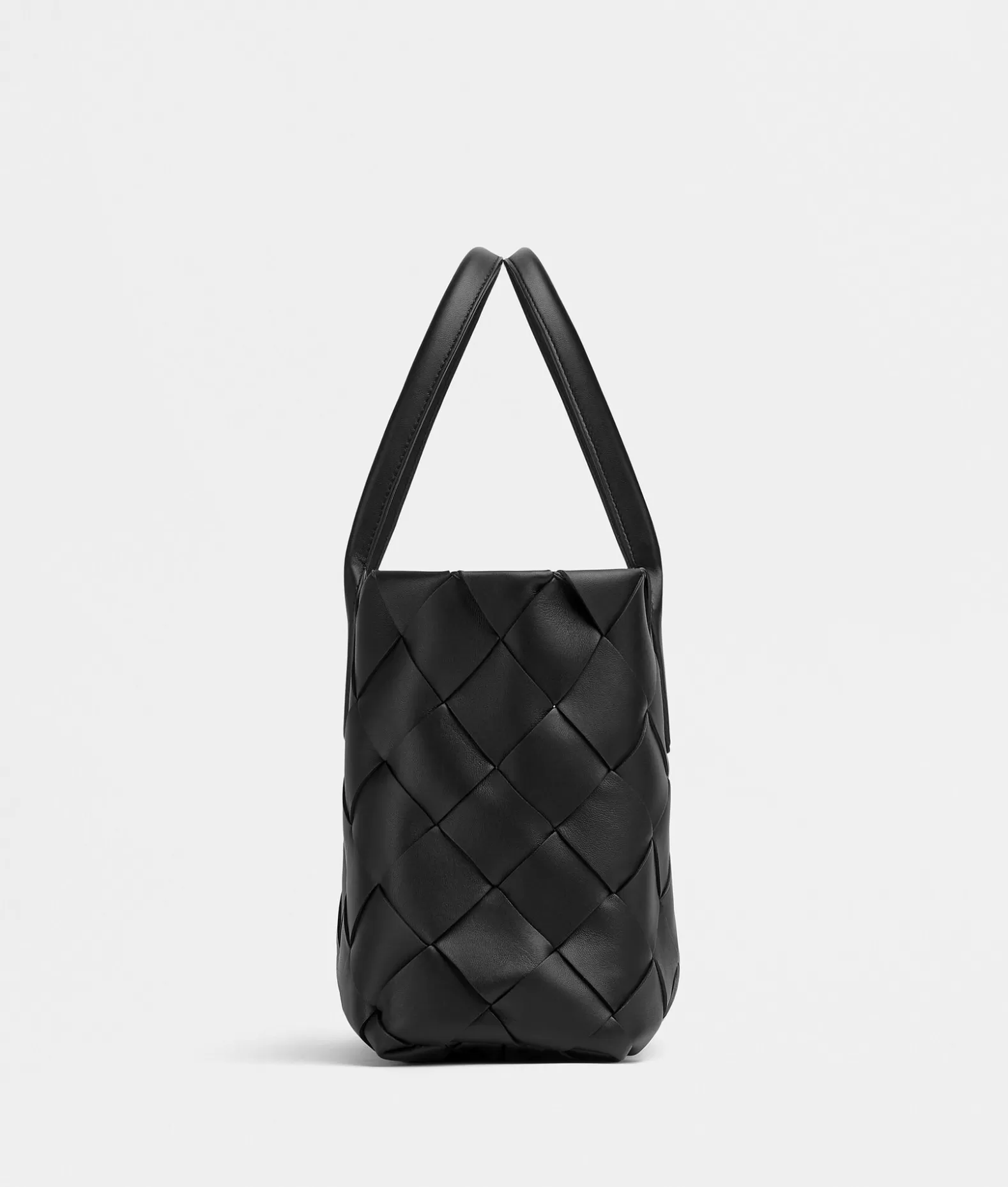 Bottega Series^Bottega Veneta Cabat Black/white