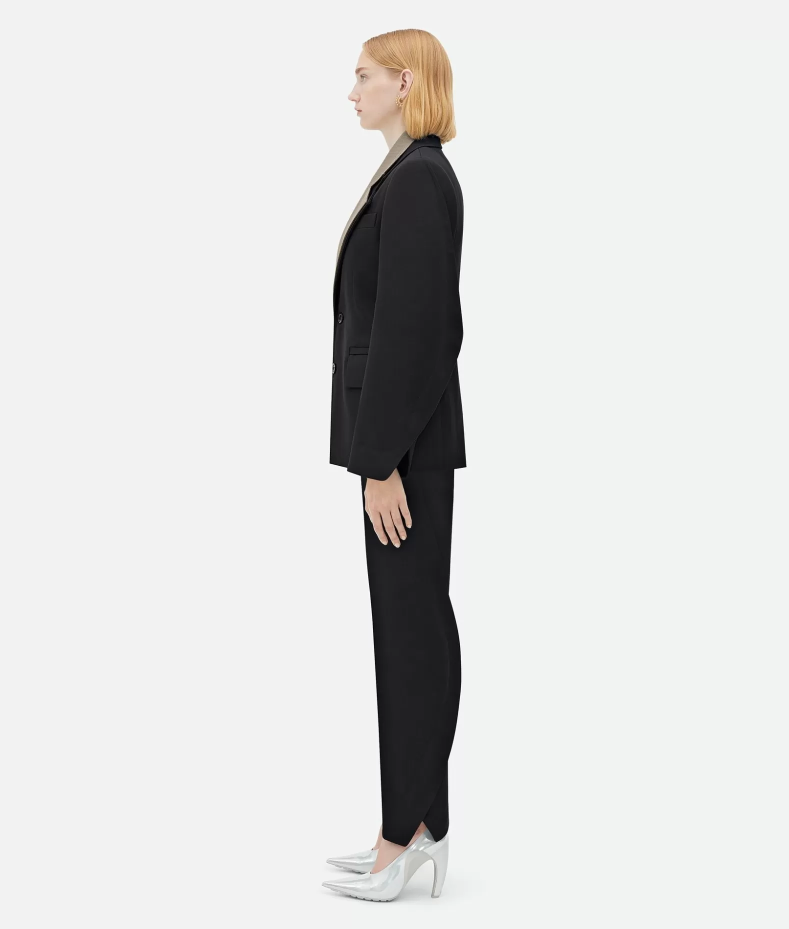 Giacche^Bottega Veneta Giacca In Lana Con Maniche Curve E Colletto A Contrasto Black